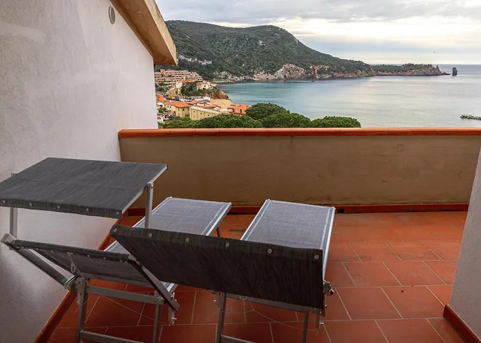 Giglio Blu 4 Giglio Castello